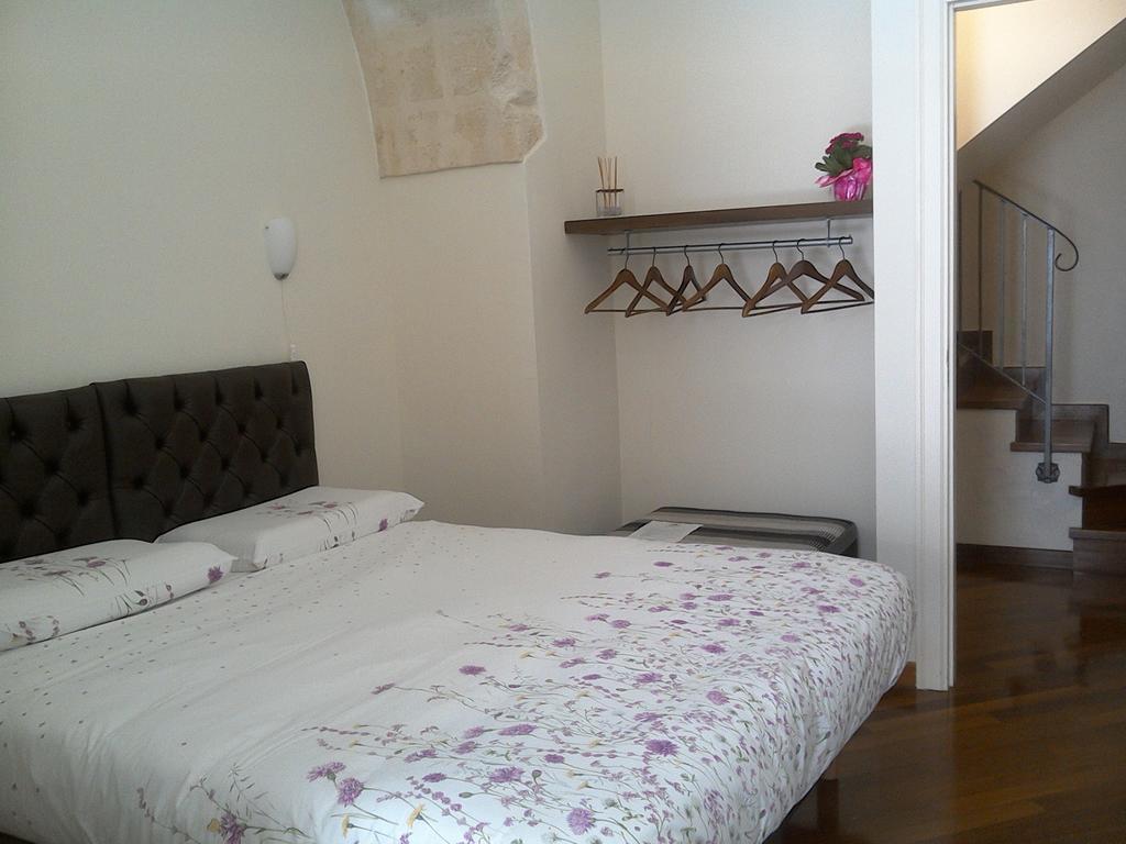 Alla Dimora Di Chiara Suite And Rooms Матера Экстерьер фото